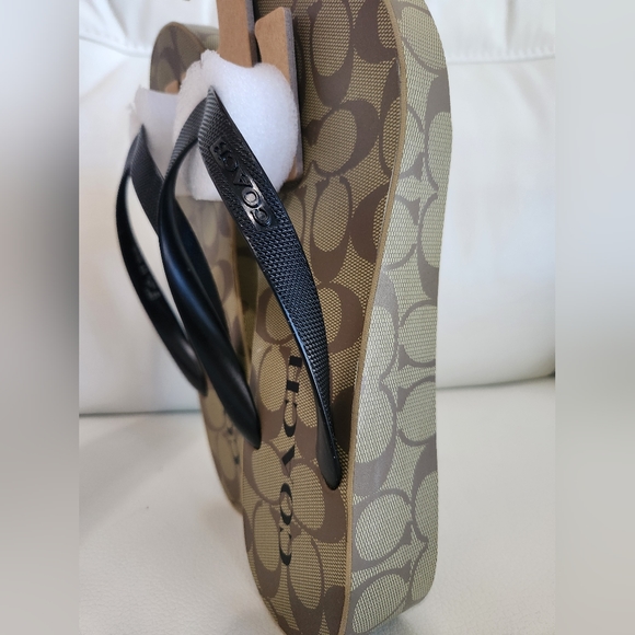 Coach Lynn Flip Flop Size 9 - Picture 4 of 4